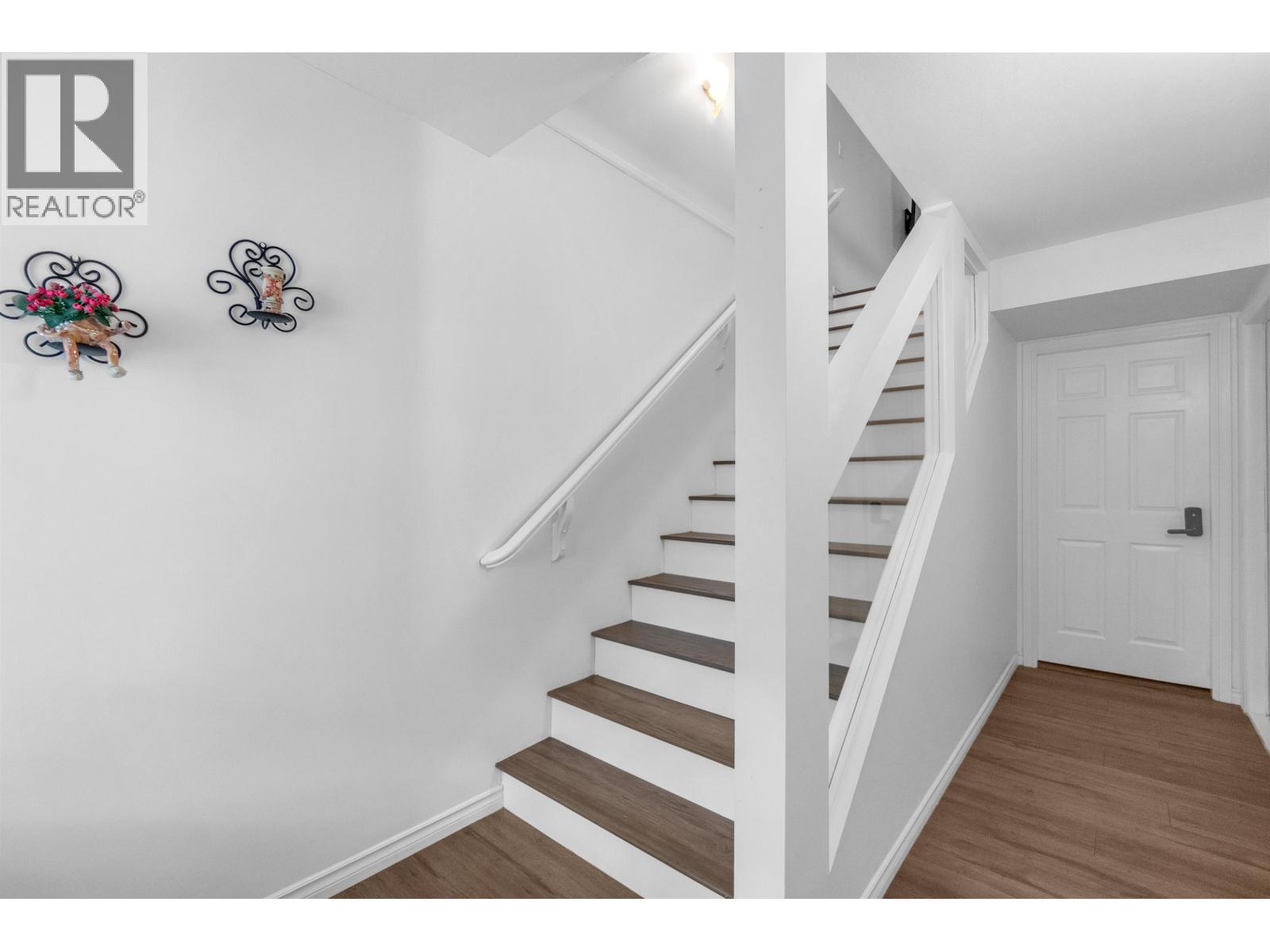 5 2382 Parkway Boulevard Property Photo 27