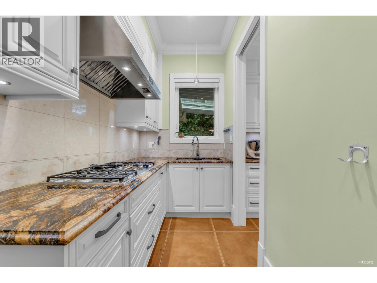 1835 Mathers Avenue Property Photo 17