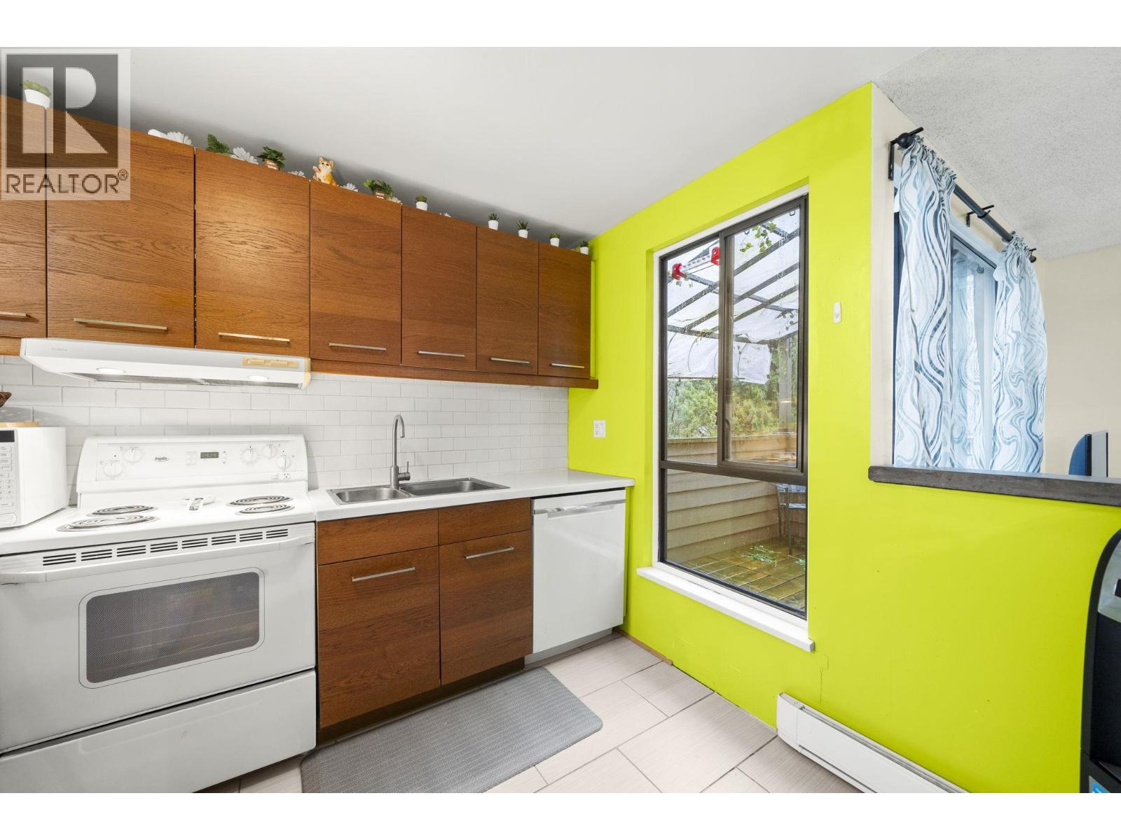 201 9145 Saturna Drive Property Photo 9
