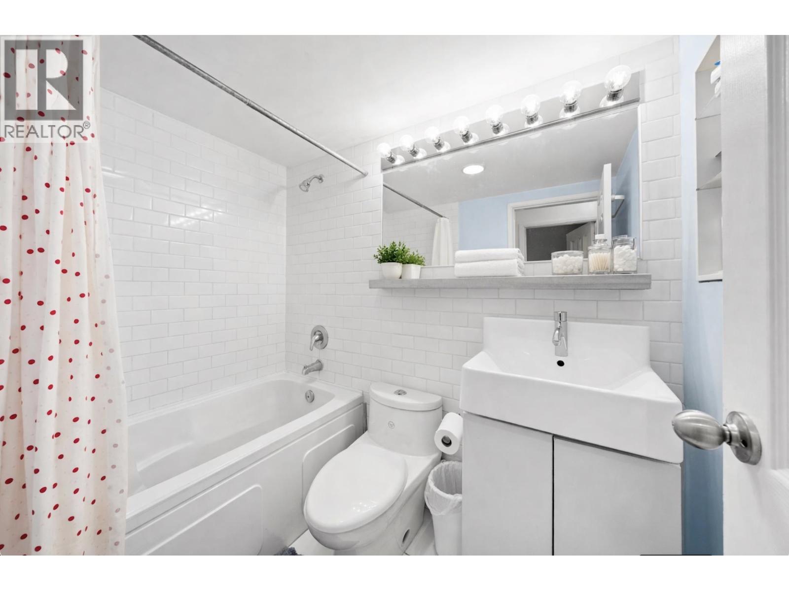 201 9145 Saturna Drive Property Photo 14
