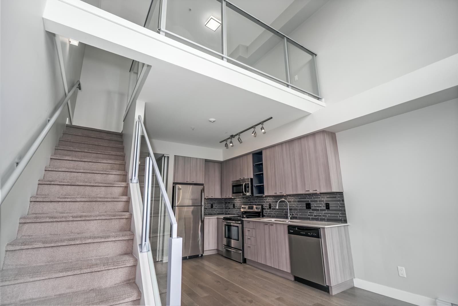 306 3090 Gladwin Road Property Photo 12