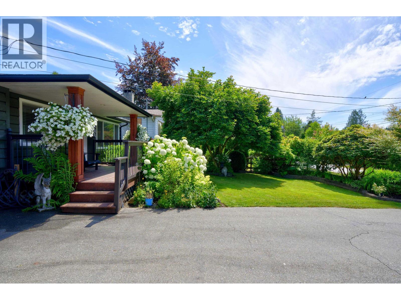 12082 261 Street Property Photo 4