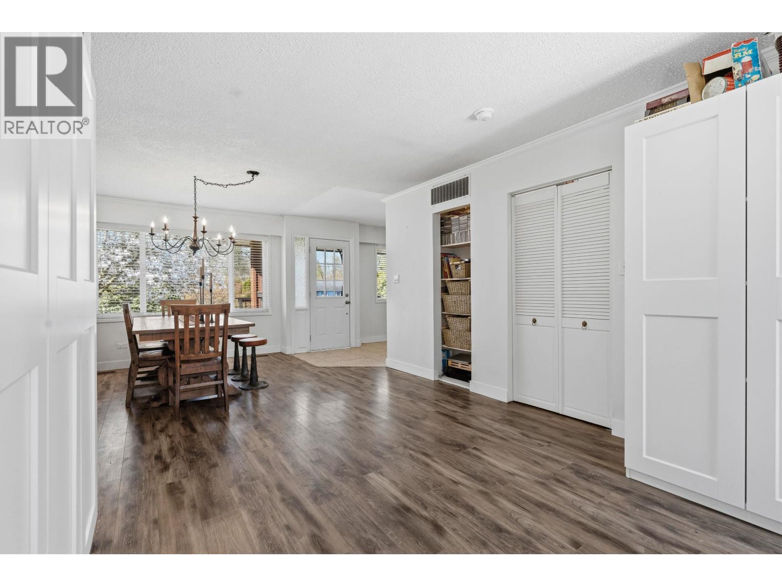 12082 261 Street Property Photo 8