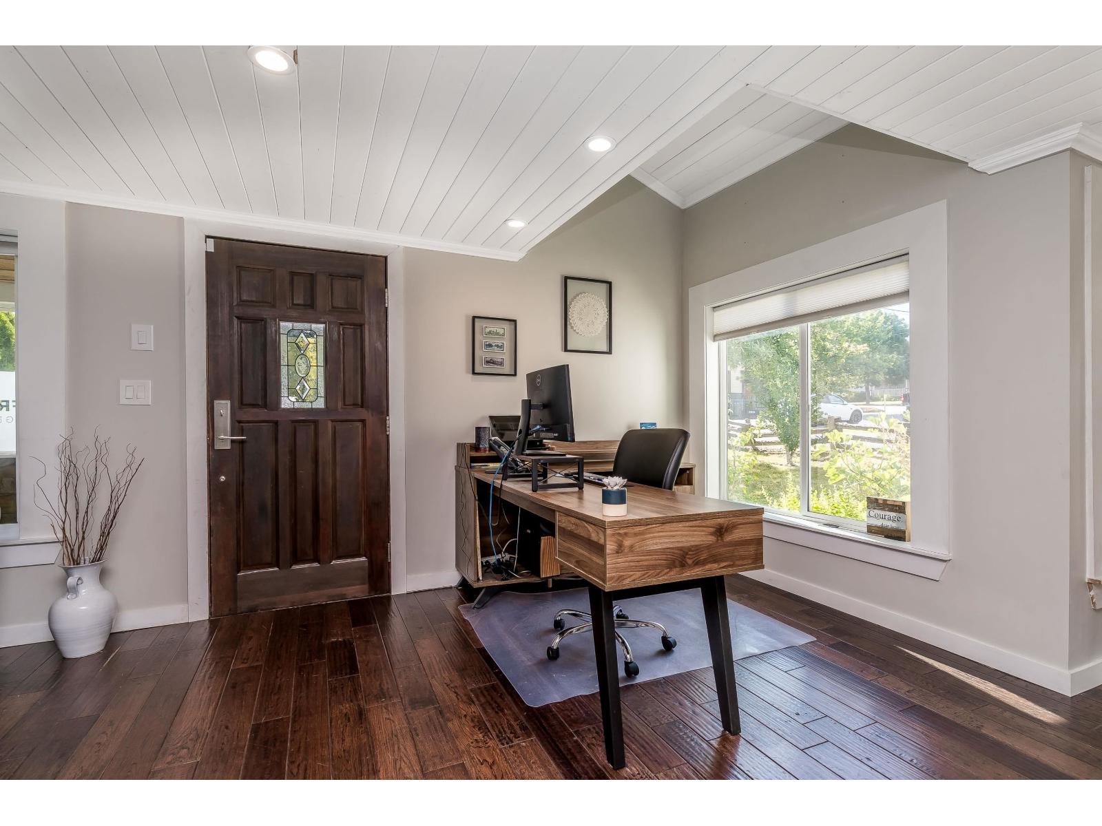4827 216a Street Property Photo 5