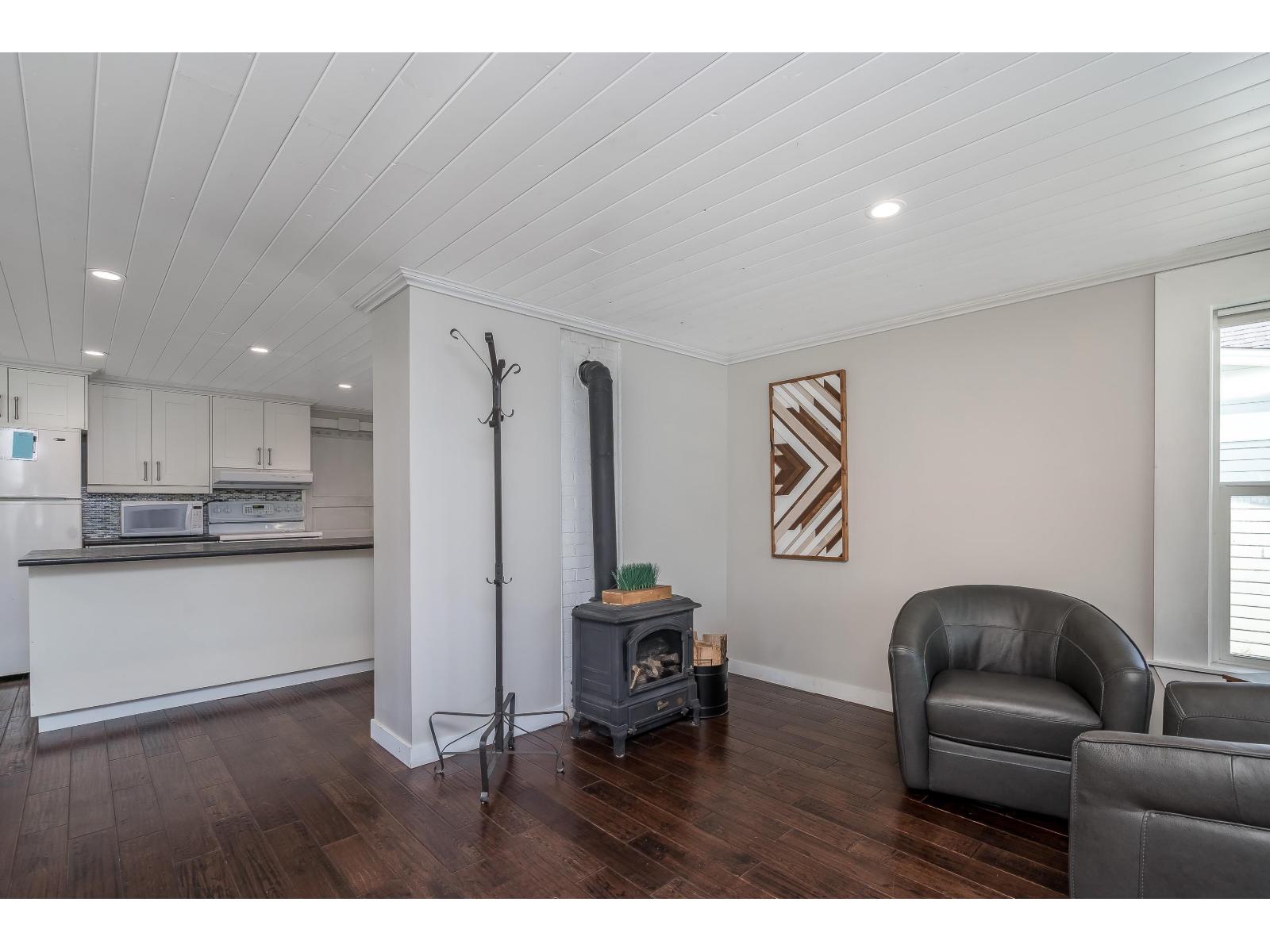 4827 216a Street Property Photo 6