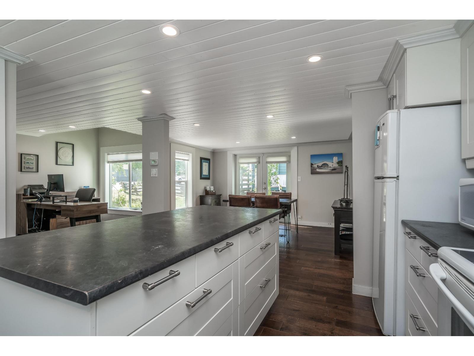 4827 216a Street Property Photo 10