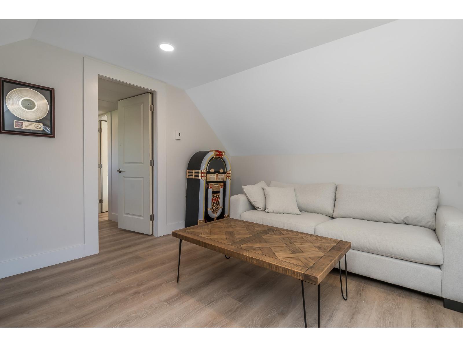 4827 216a Street Property Photo 16
