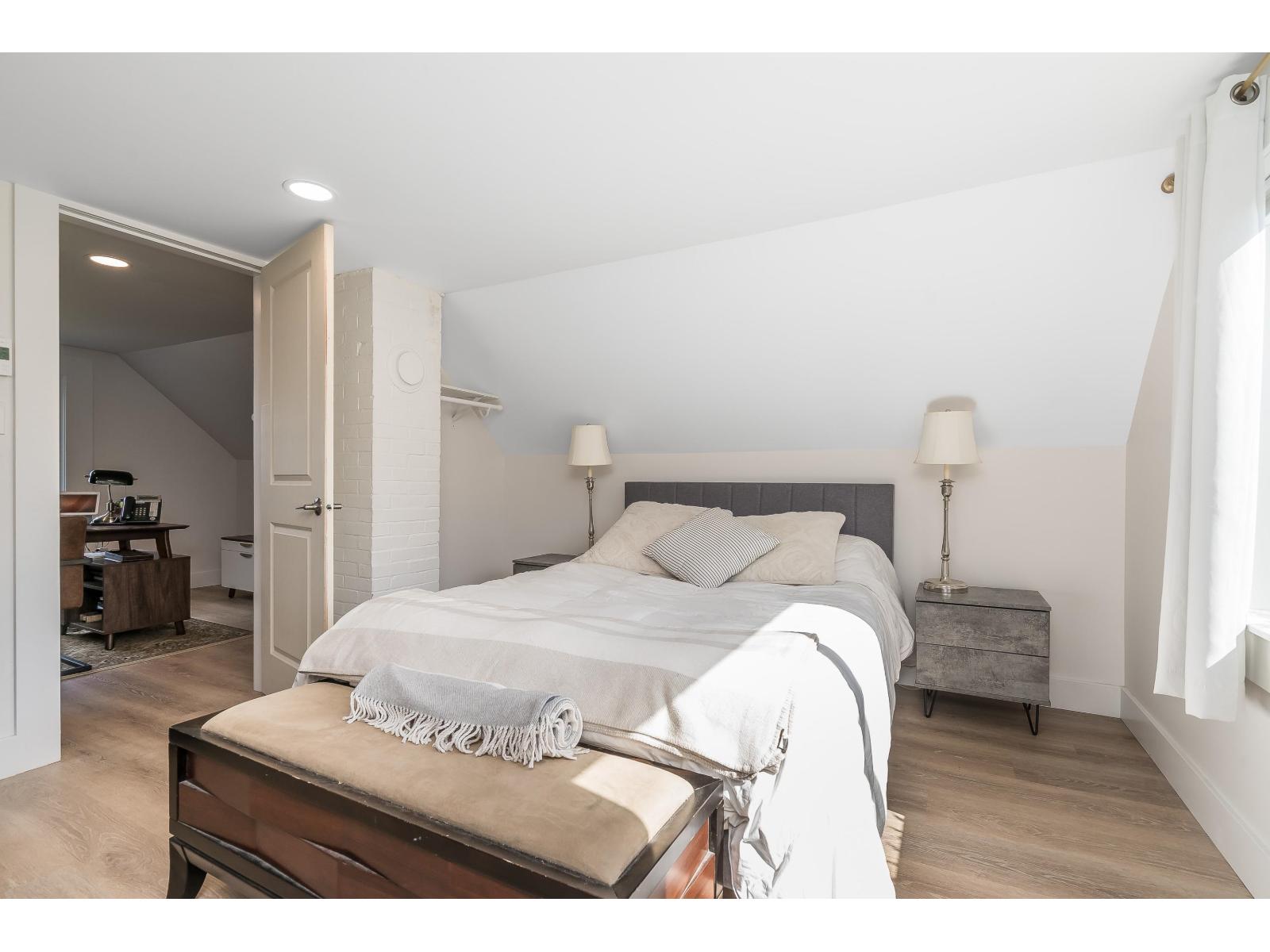 4827 216a Street Property Photo 21