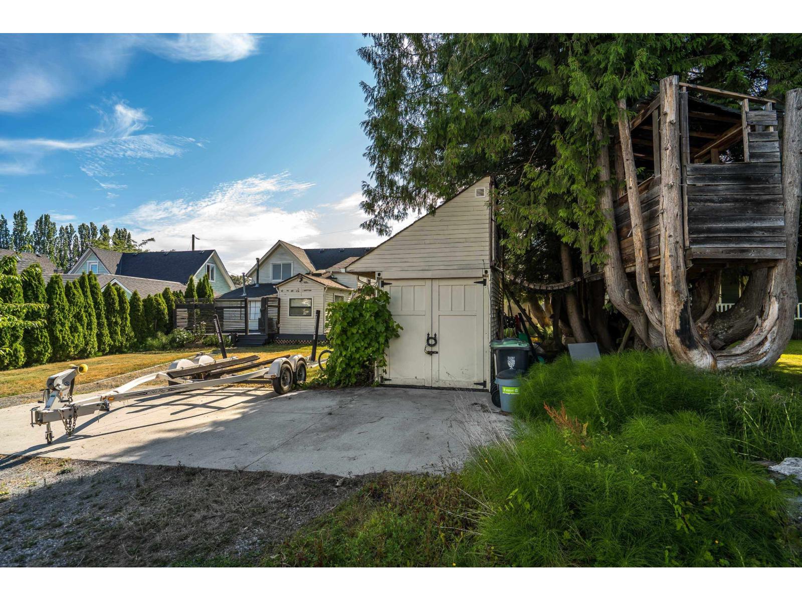 4827 216a Street Property Photo 29