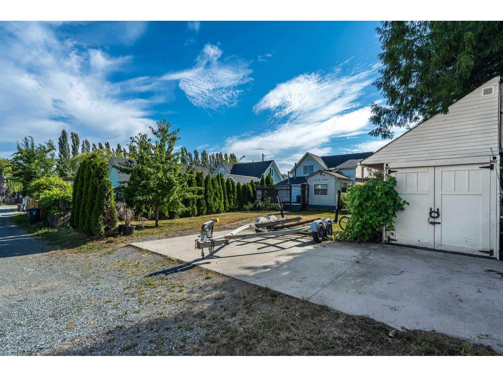 4827 216a Street Property Photo 32