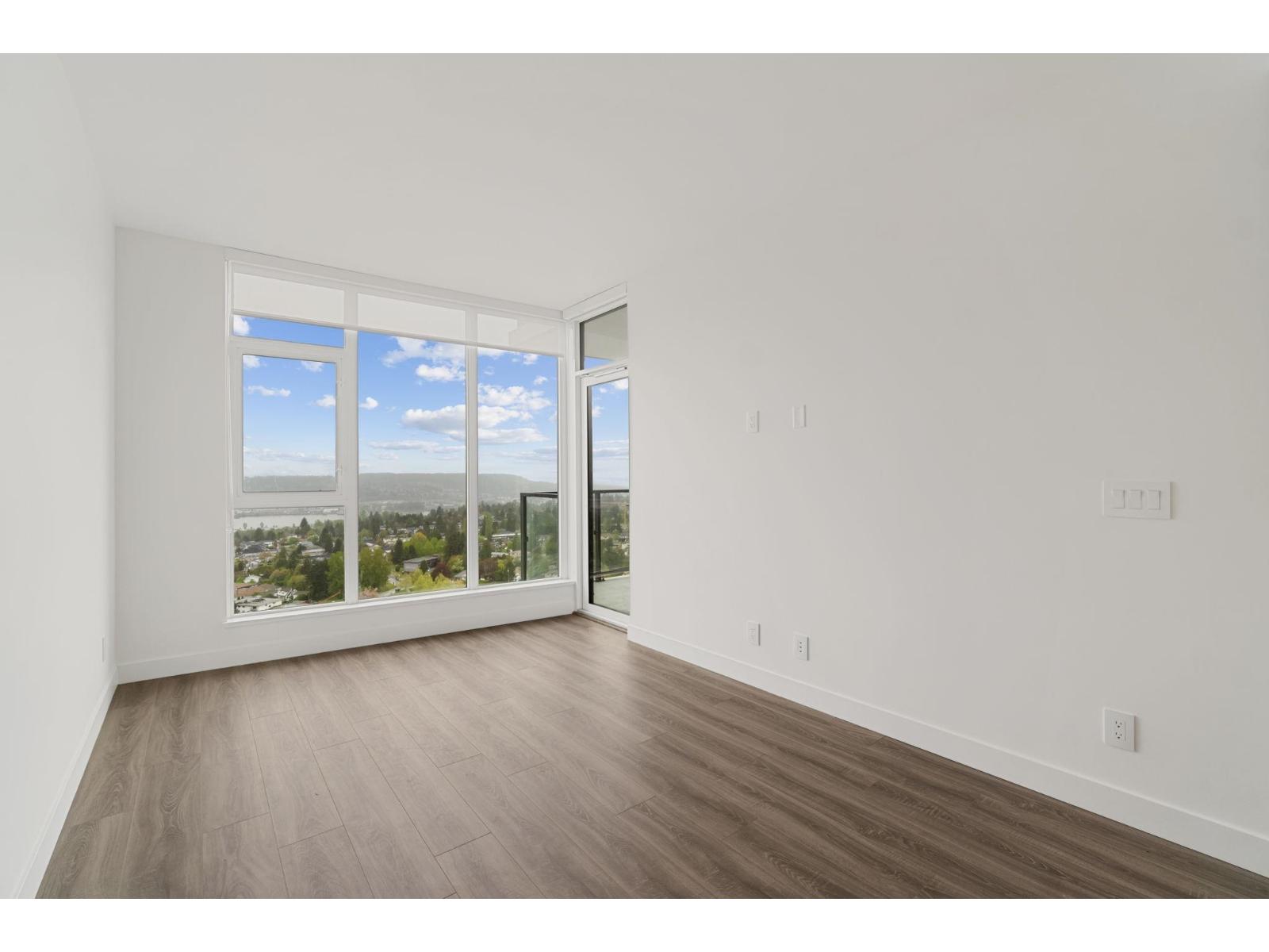 2302 10750 135a Street Property Photo 15