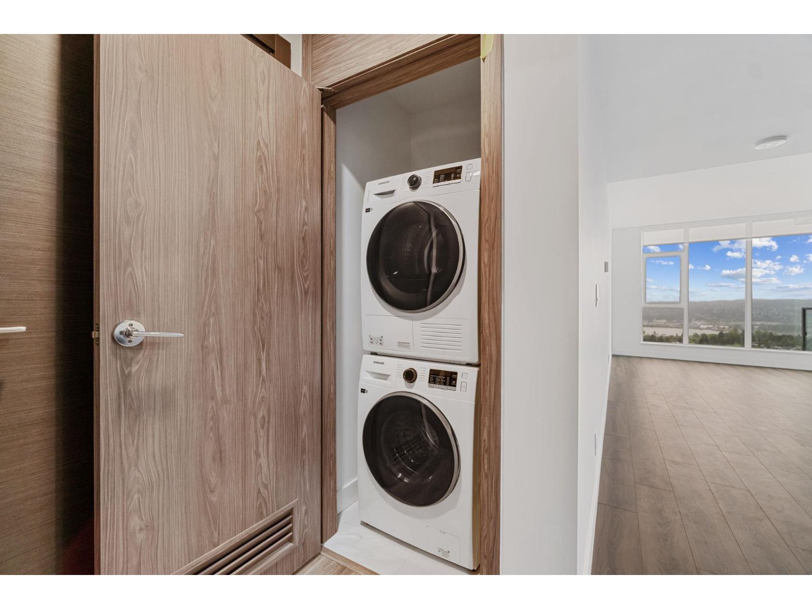 2302 10750 135a Street Property Photo 18