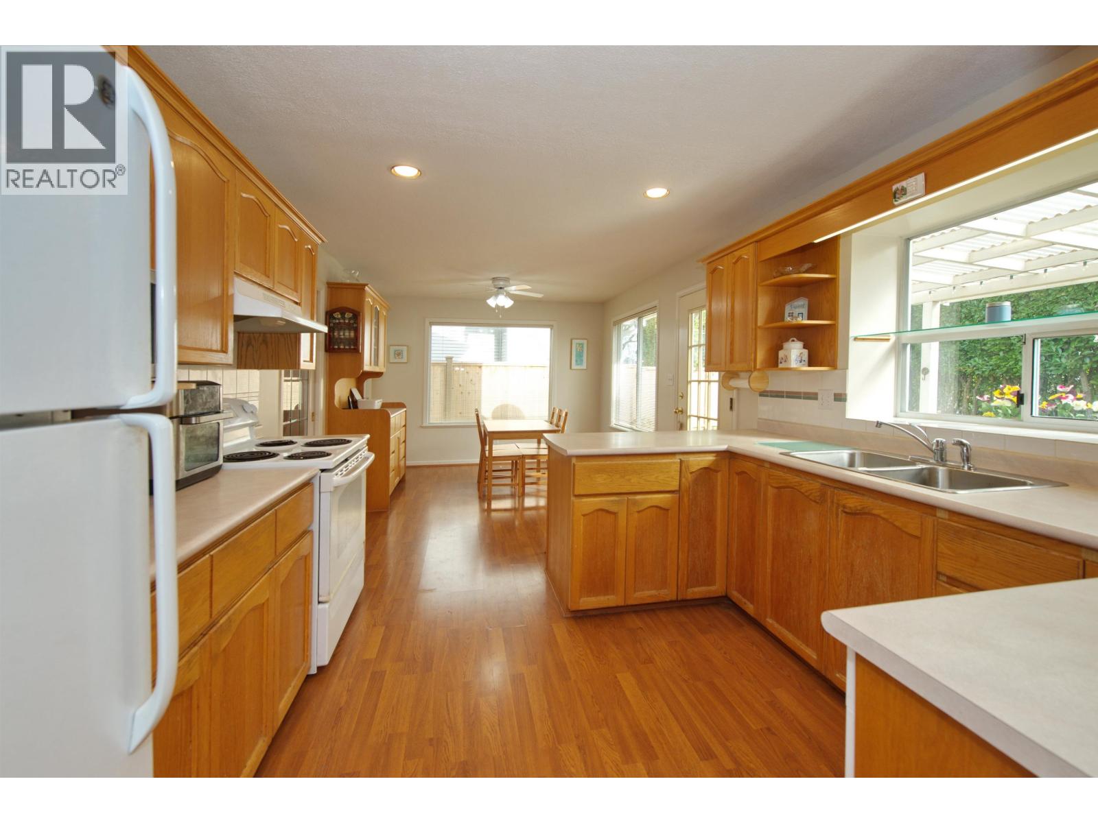 6343 Crescent Place Property Photo 11