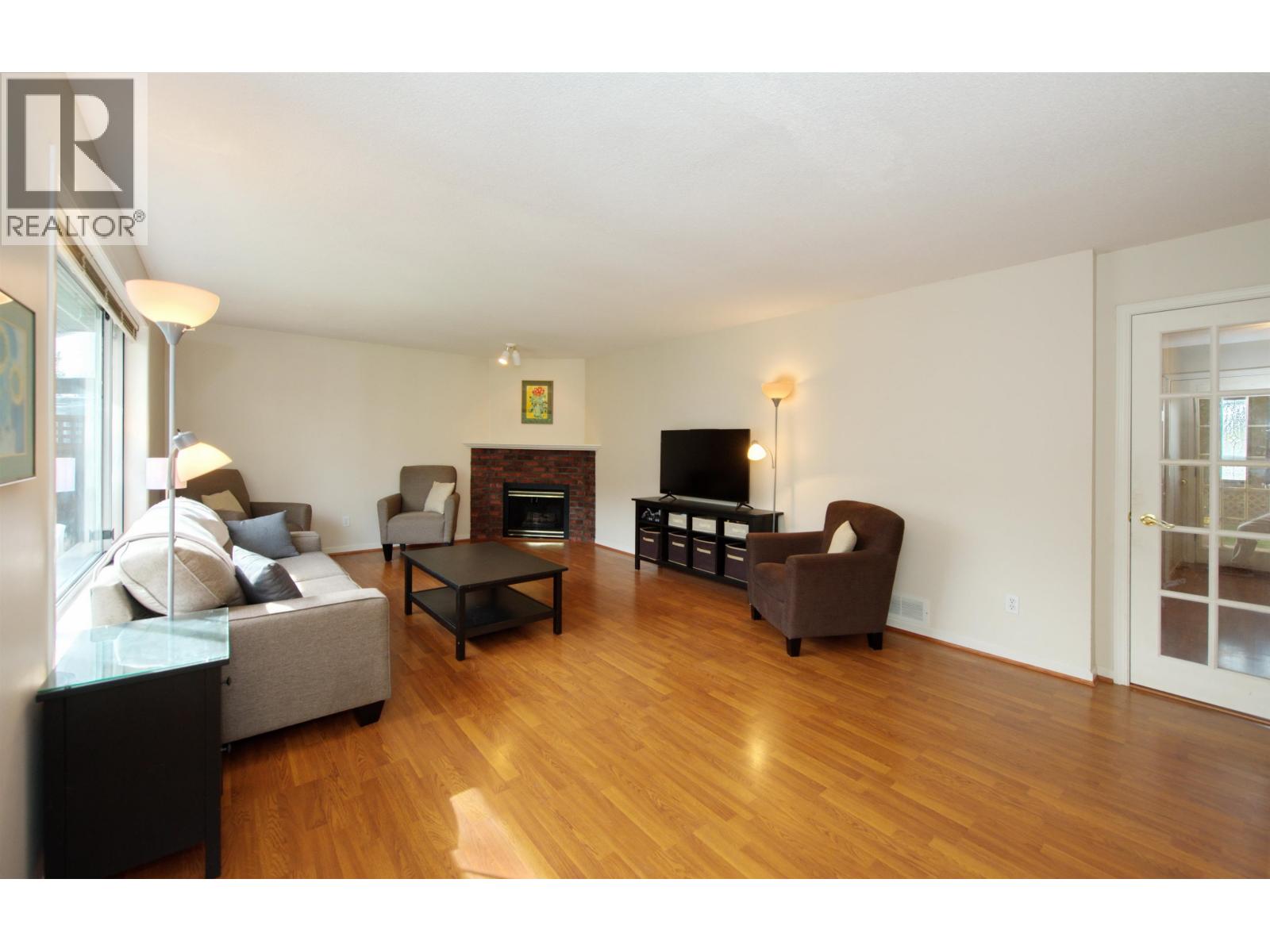 6343 Crescent Place Property Photo 14
