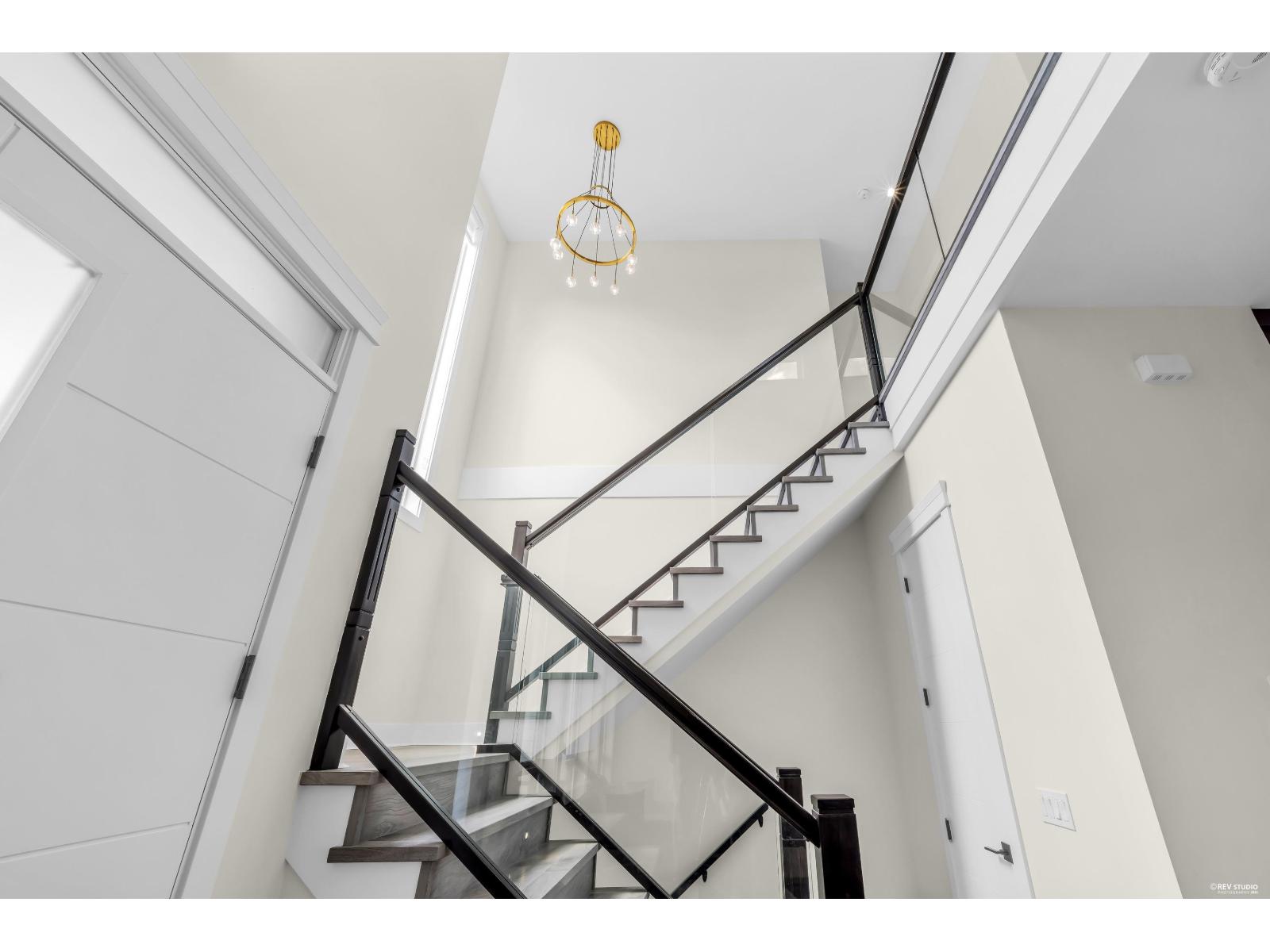 7068 194 Street Property Photo 6