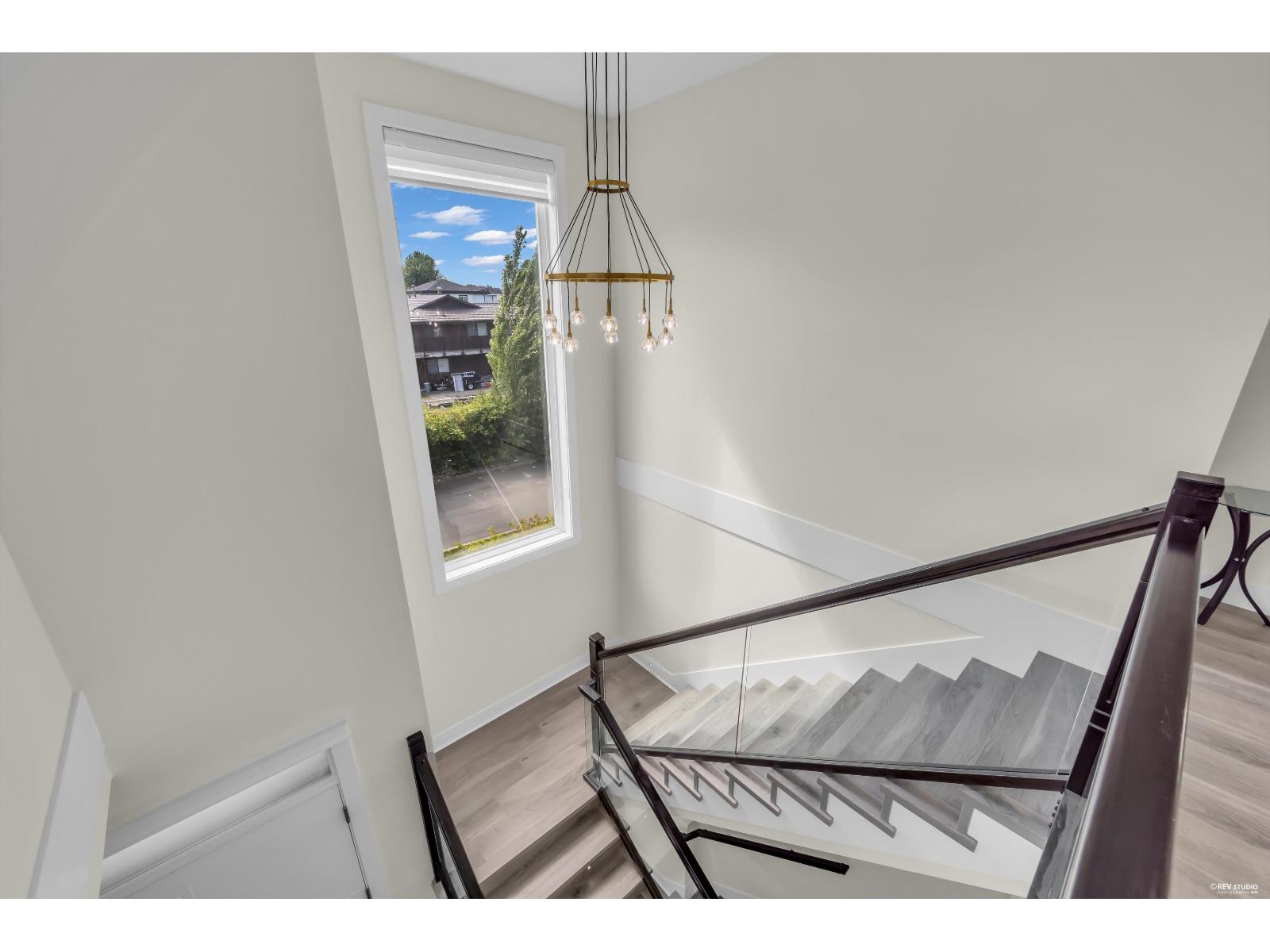 7068 194 Street Property Photo 7