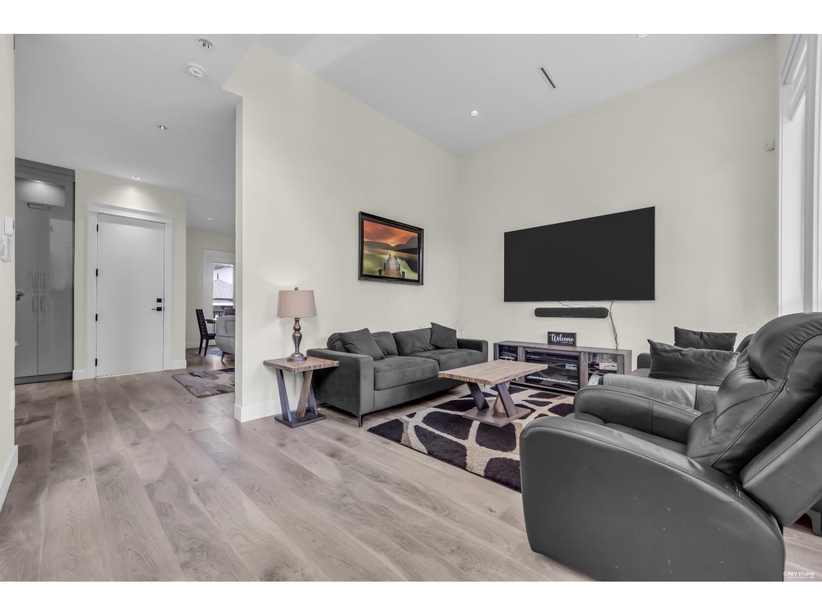 7068 194 Street Property Photo 9
