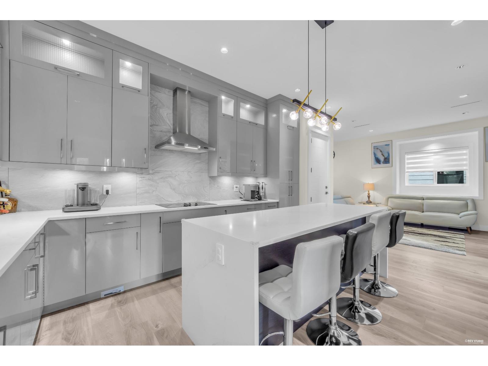 7068 194 Street Property Photo 11