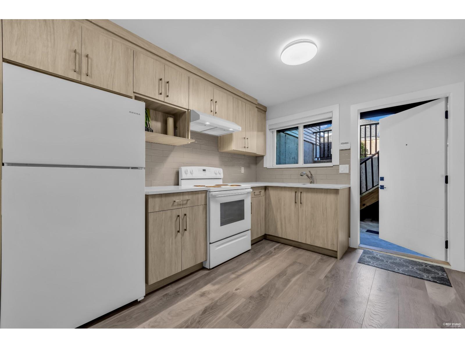 7068 194 Street Property Photo 27