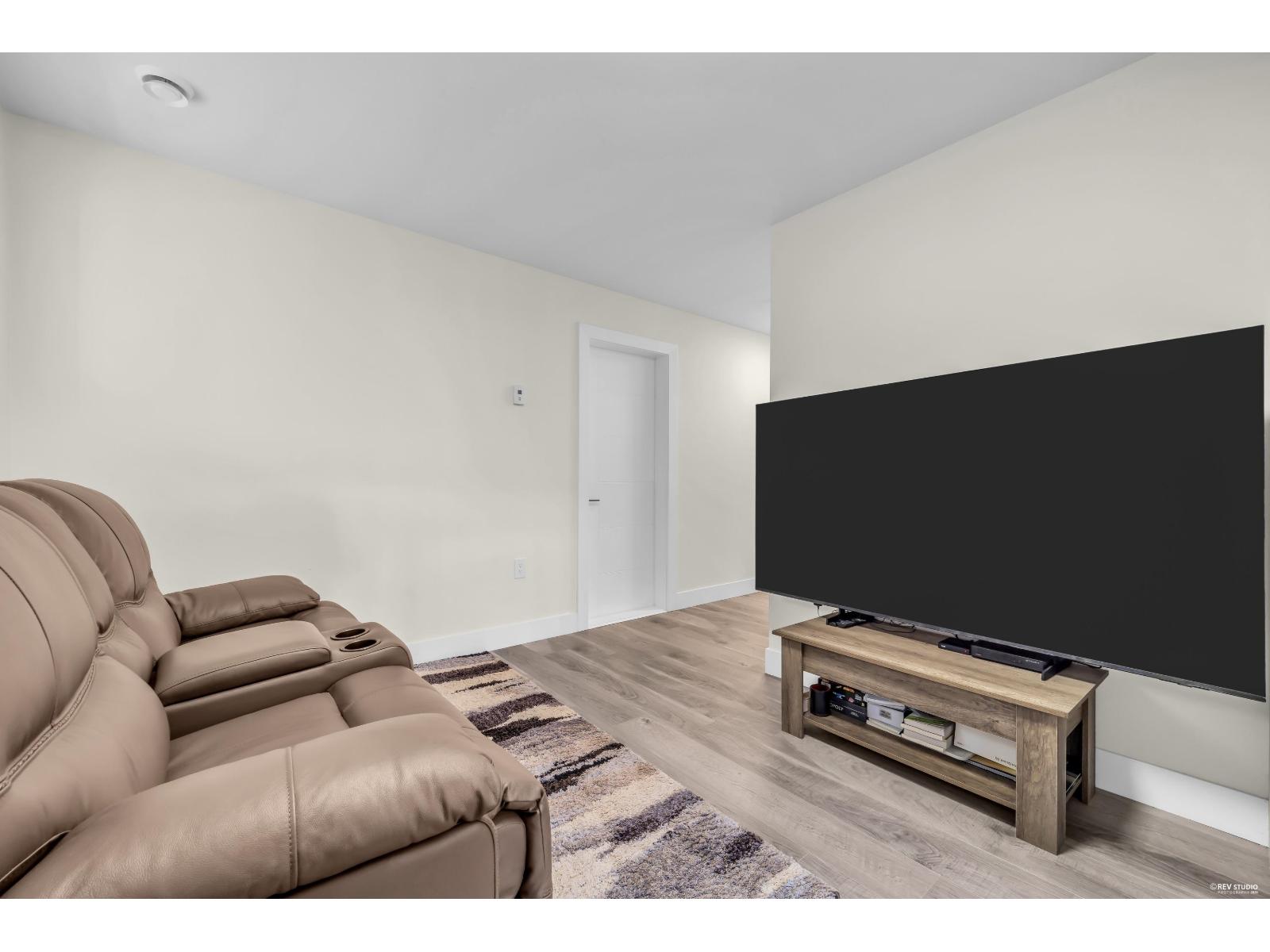 7068 194 Street Property Photo 29