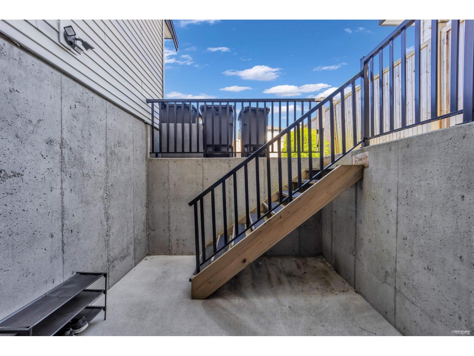 7068 194 Street Property Photo 36