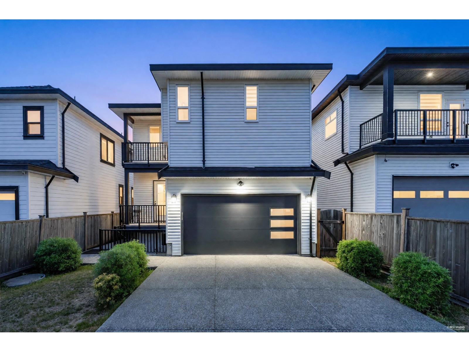 7068 194 Street Property Photo 39