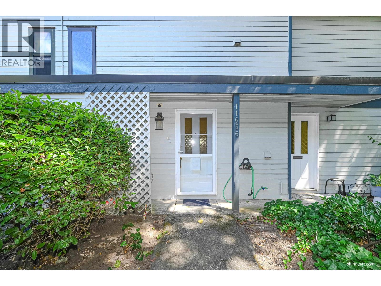 11656 Kingsbridge Drive Property Photo 2