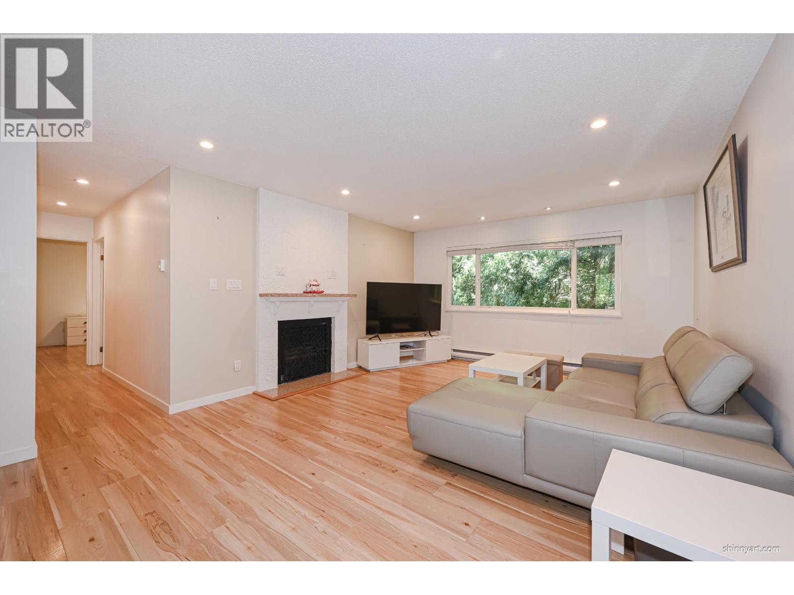 11656 Kingsbridge Drive Property Photo 8