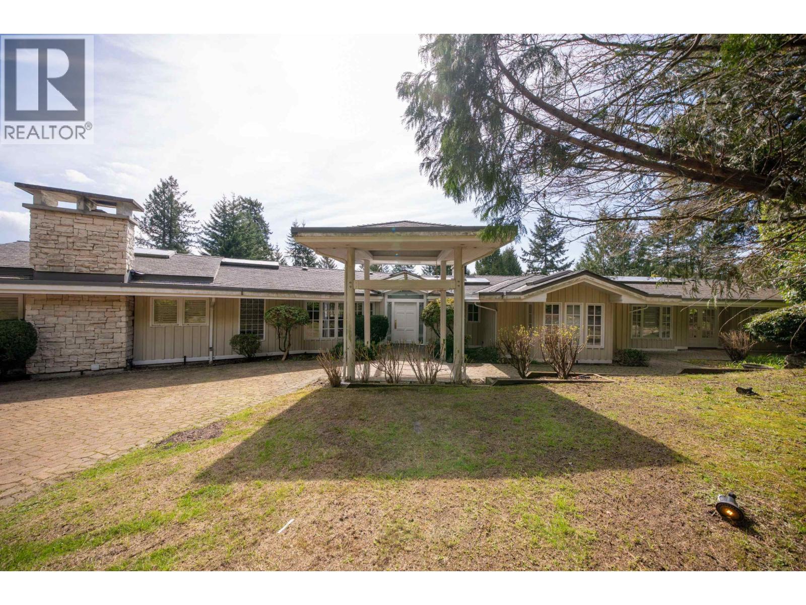 888 Pyrford Road Property Photo 2