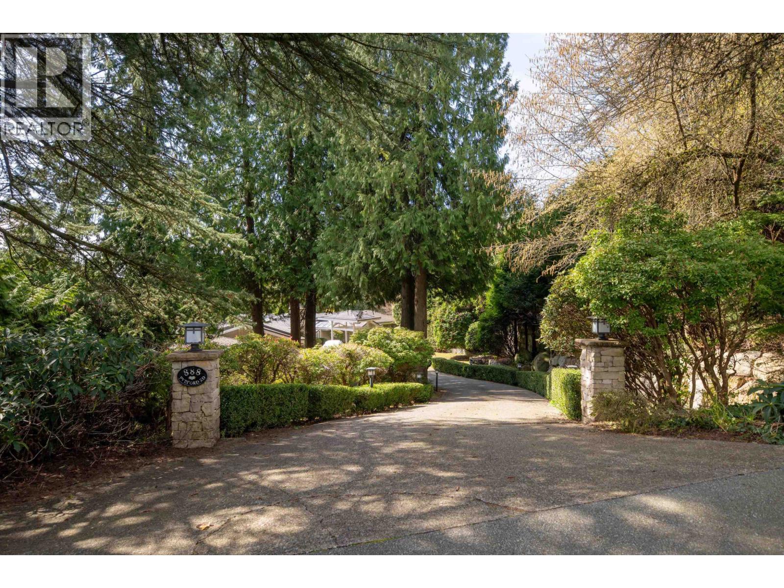 888 Pyrford Road Property Photo 3
