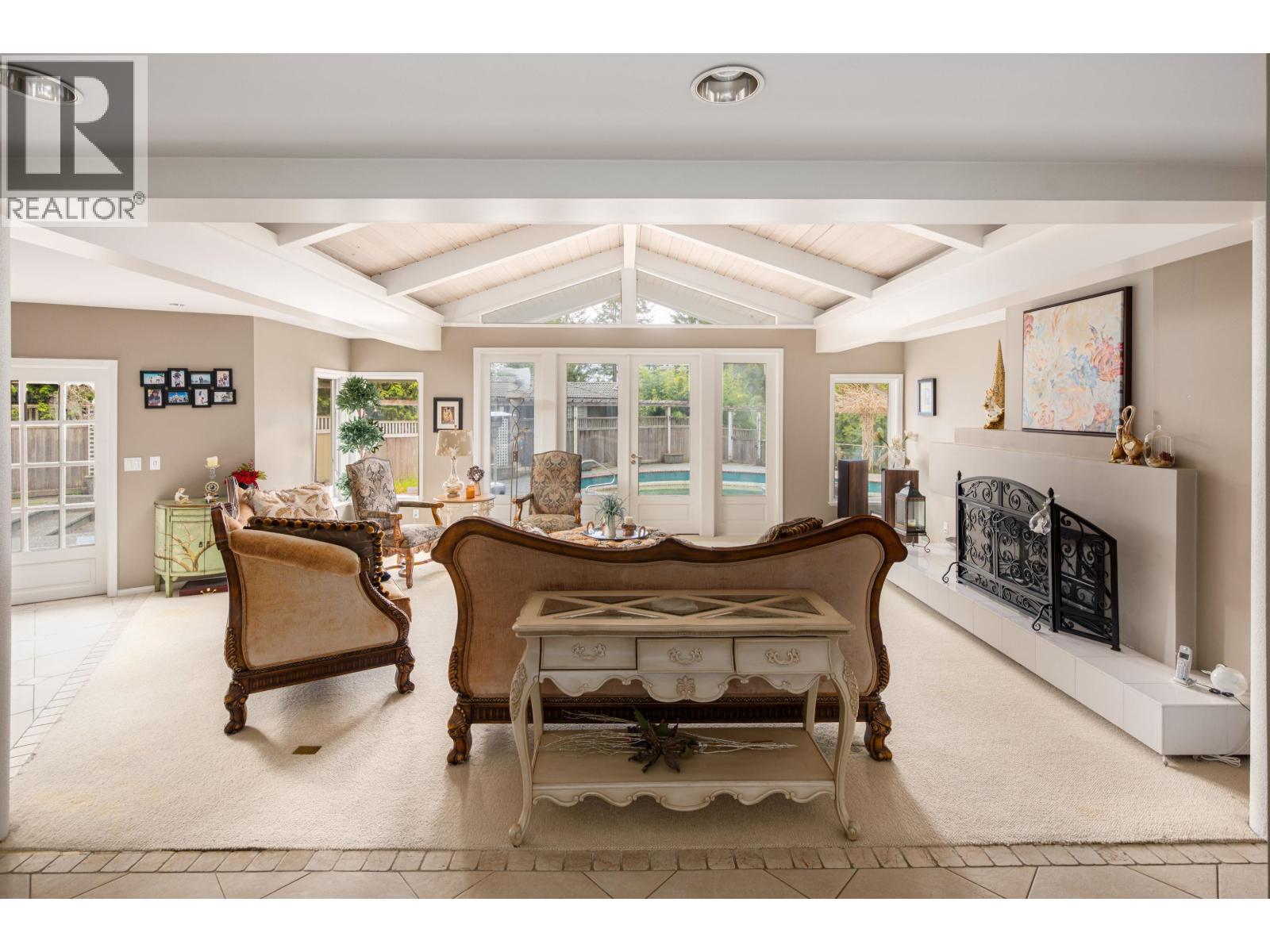 888 Pyrford Road Property Photo 10