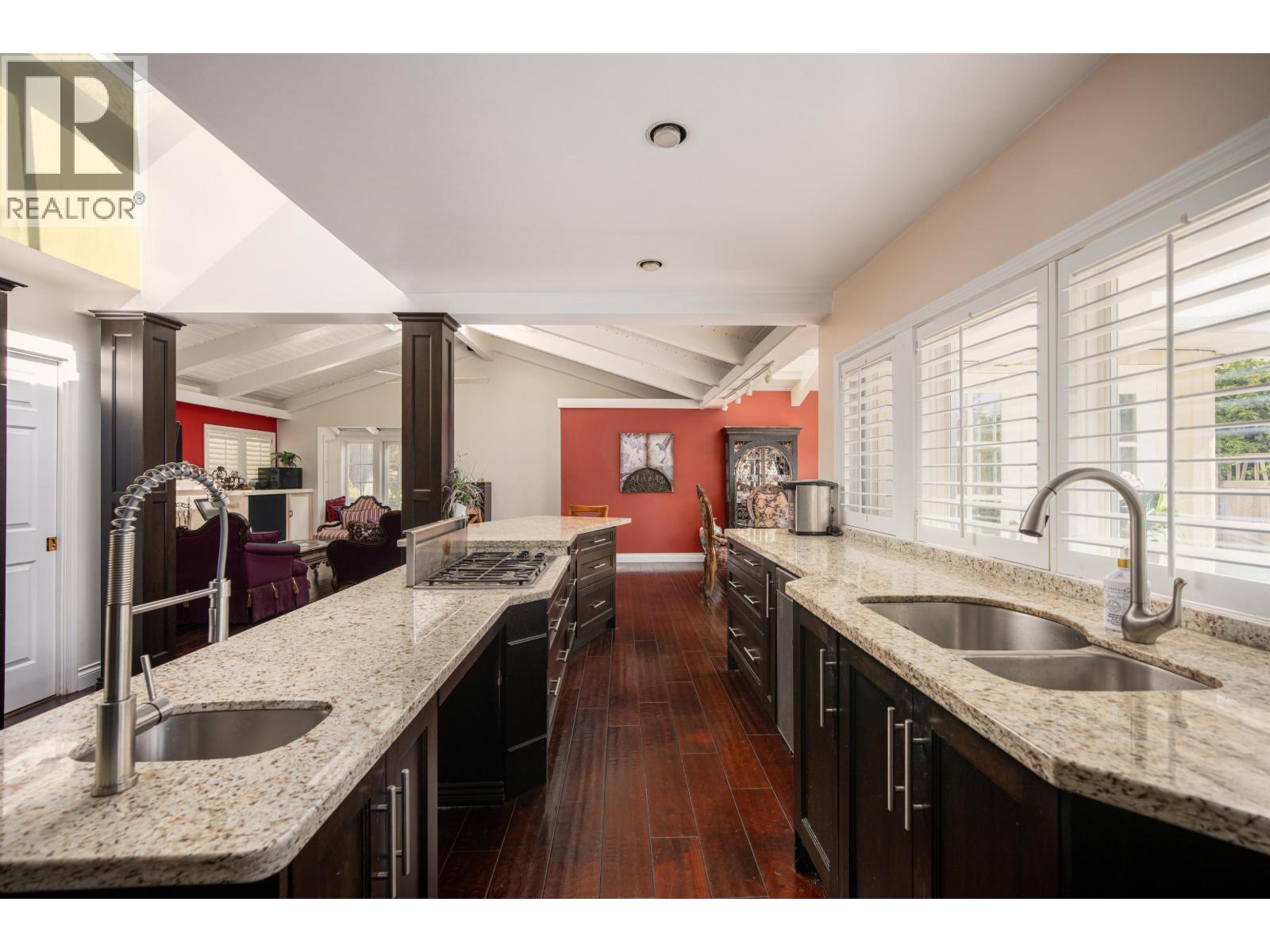 888 Pyrford Road Property Photo 14