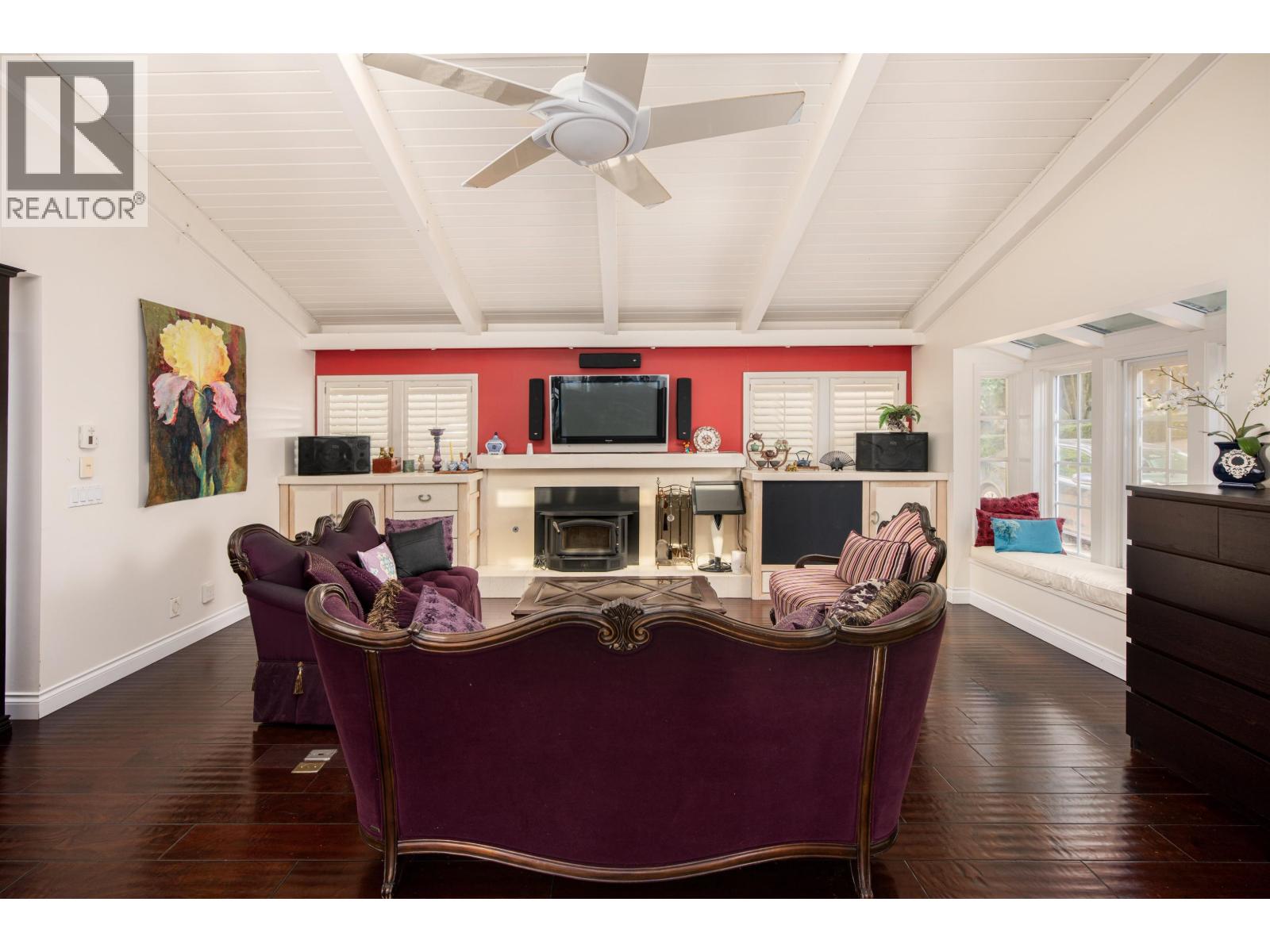 888 Pyrford Road Property Photo 17