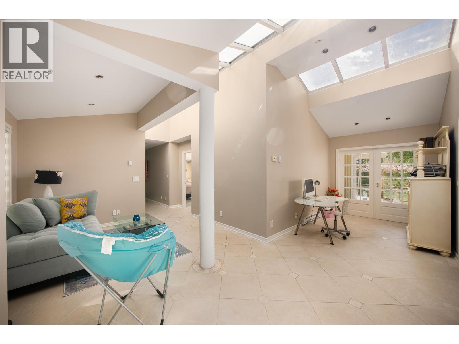 888 Pyrford Road Property Photo 18
