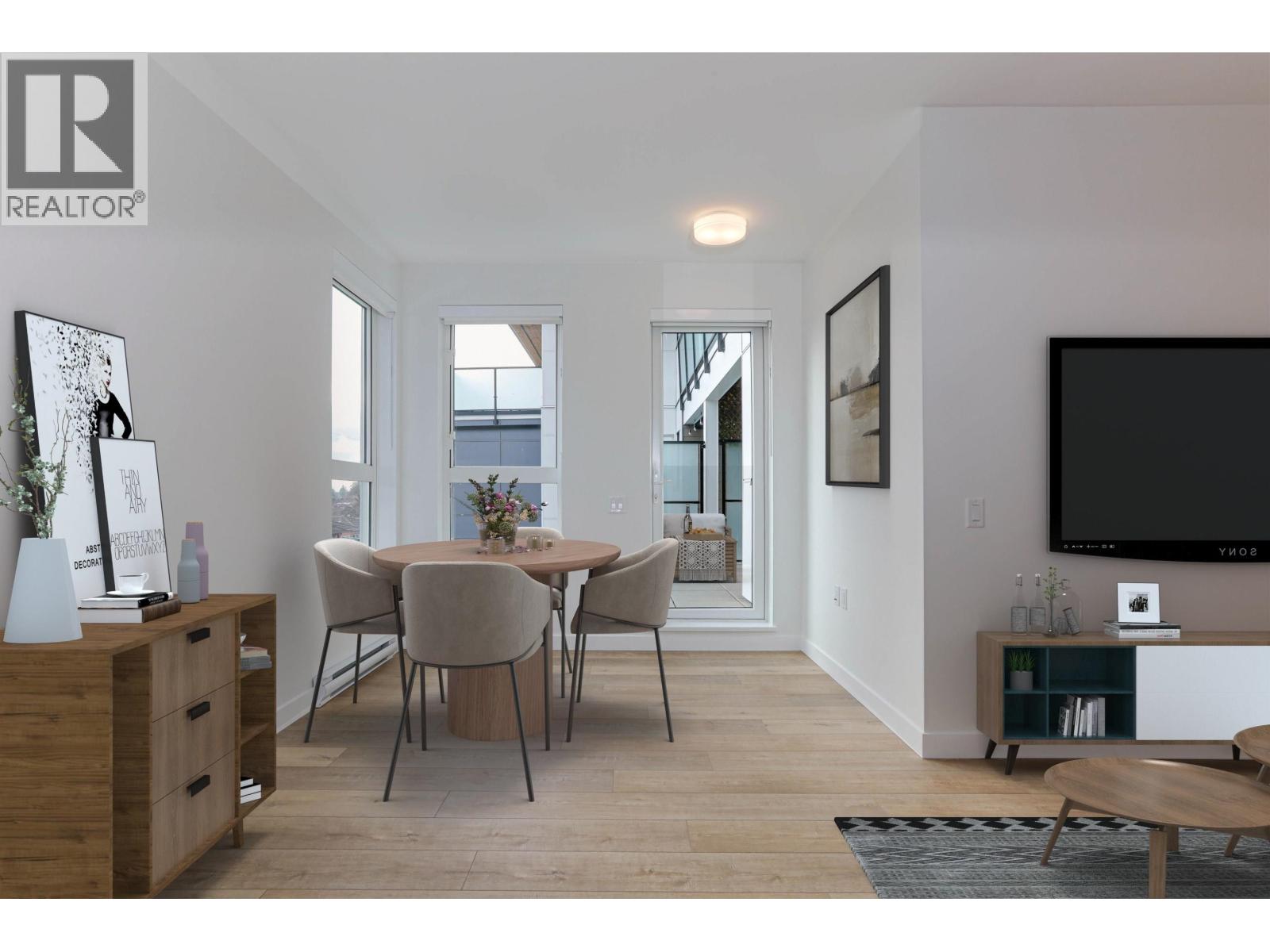 403 4933 Clarendon Street Property Photo 3
