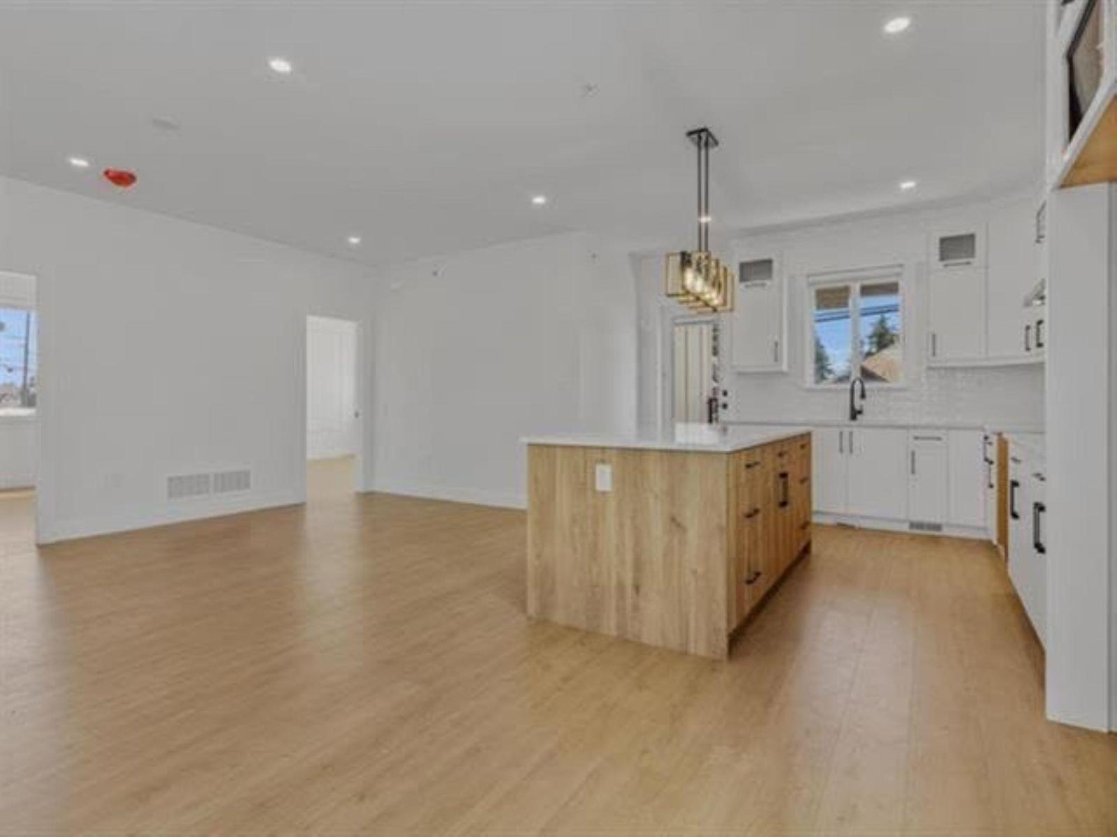 8544 Cedar Street Property Photo 12