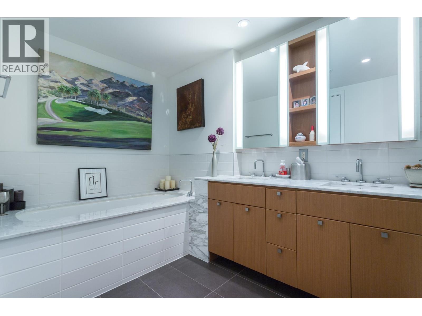 104 1168 Richards Street Property Photo 7
