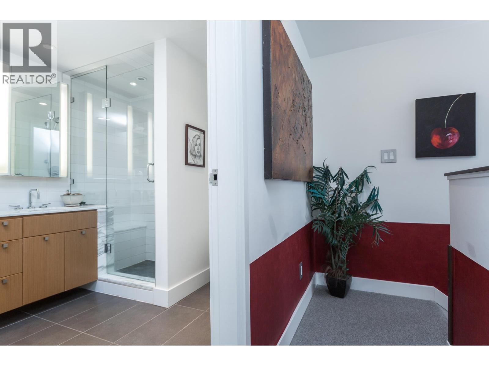 104 1168 Richards Street Property Photo 9