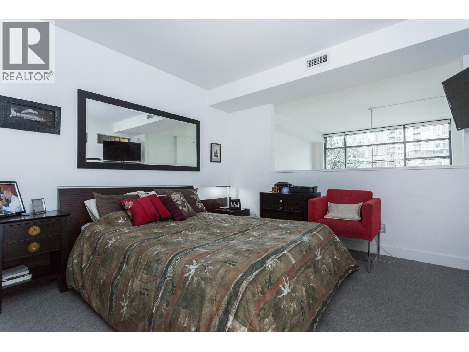 104 1168 Richards Street Property Photo 11
