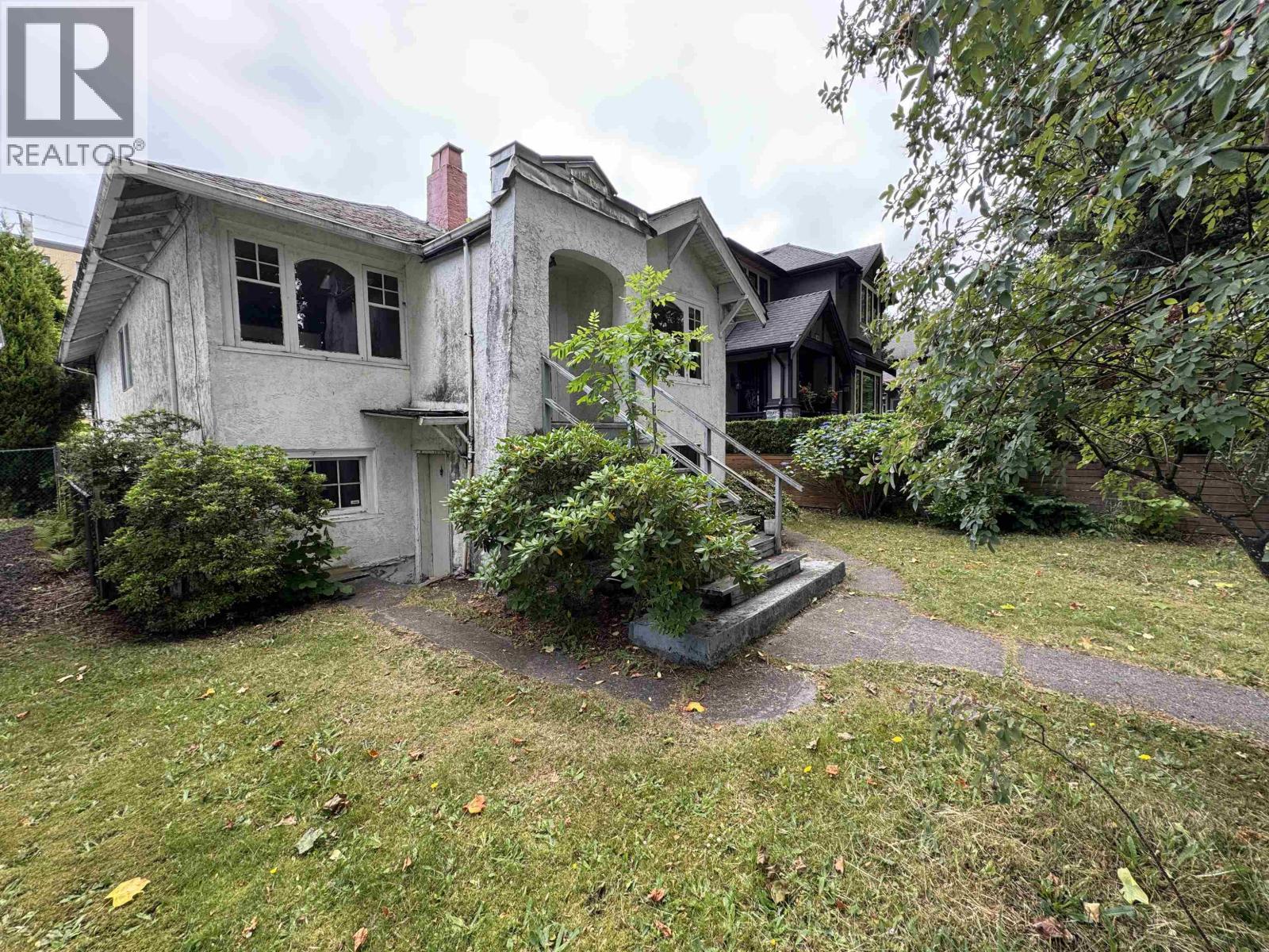3481 W 10th Avenue Property Photo 3