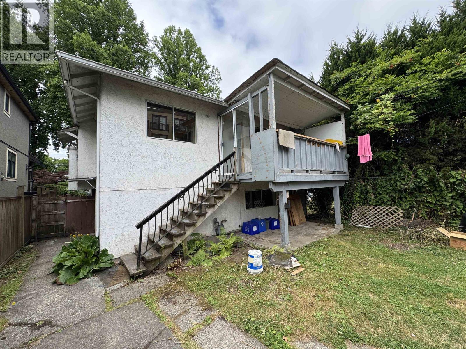 3481 W 10th Avenue Property Photo 4