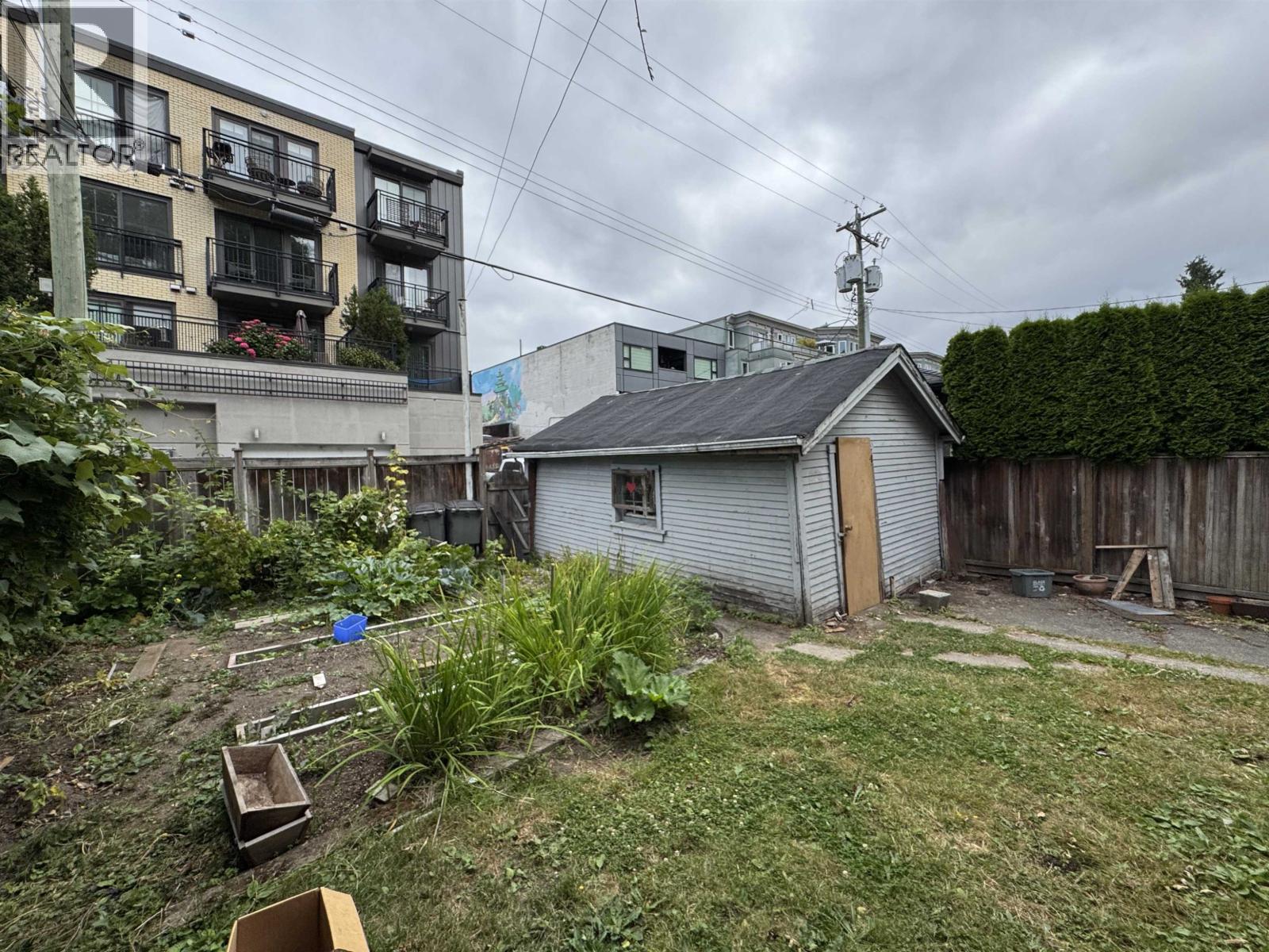 3481 W 10th Avenue Property Photo 6