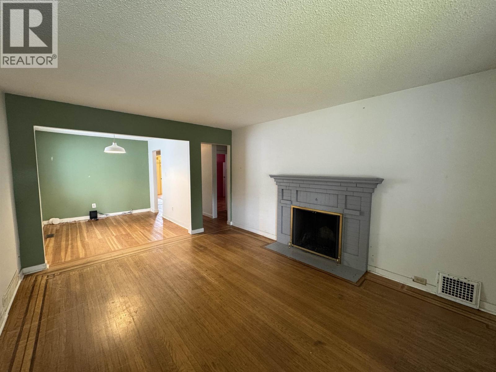 3481 W 10th Avenue Property Photo 10