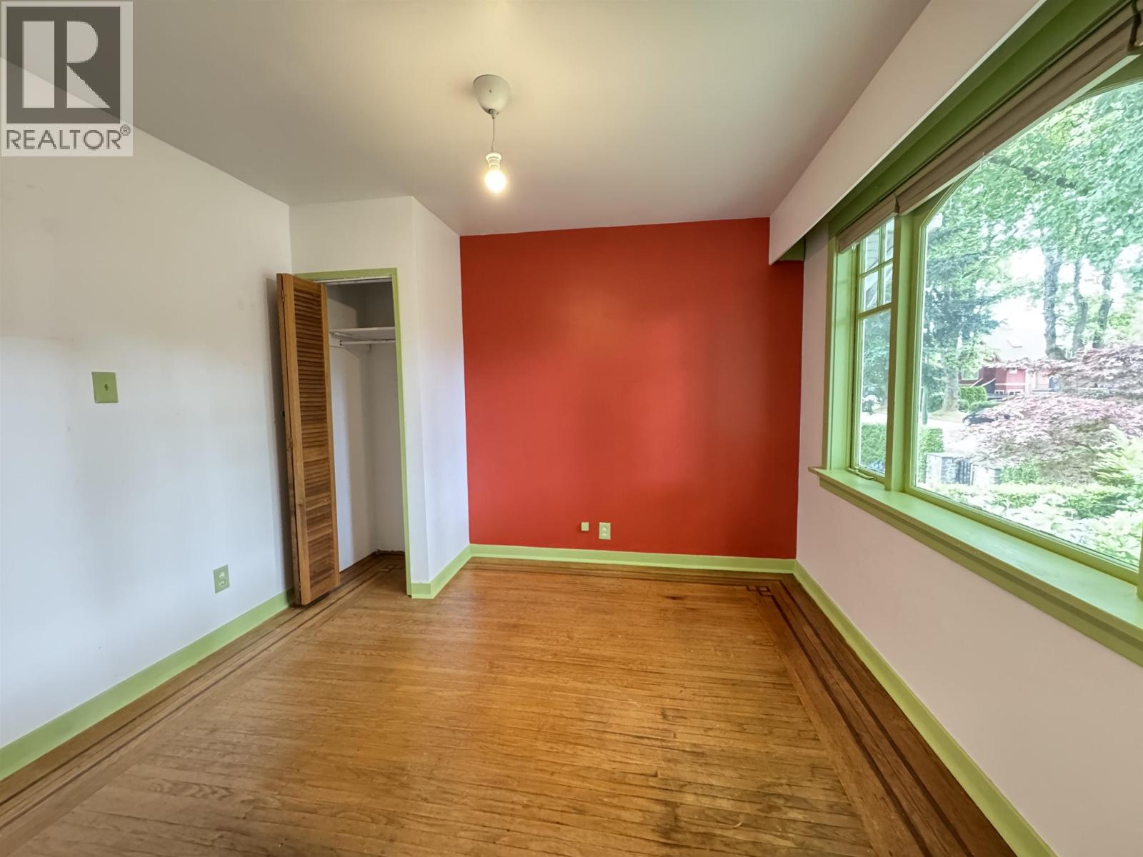 3481 W 10th Avenue Property Photo 11
