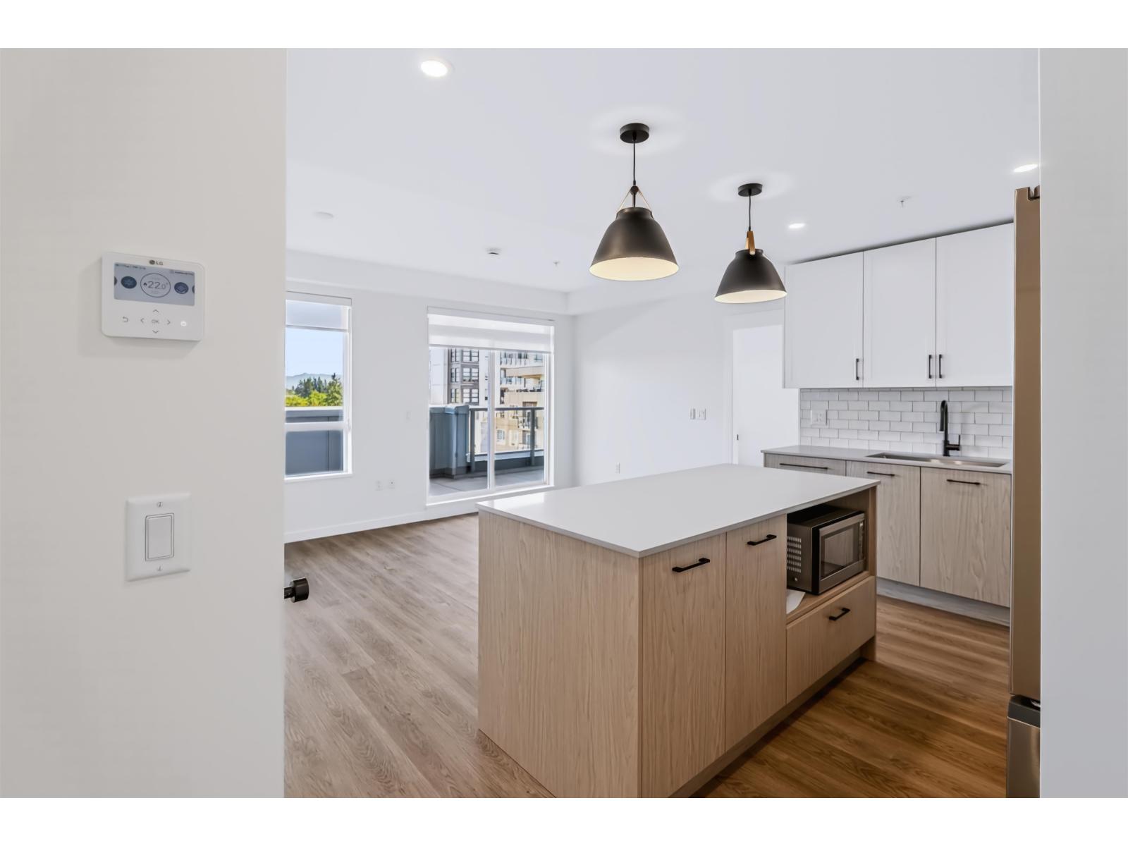 607 27215 Aldergrove Town Centre Drive Property Photo 4
