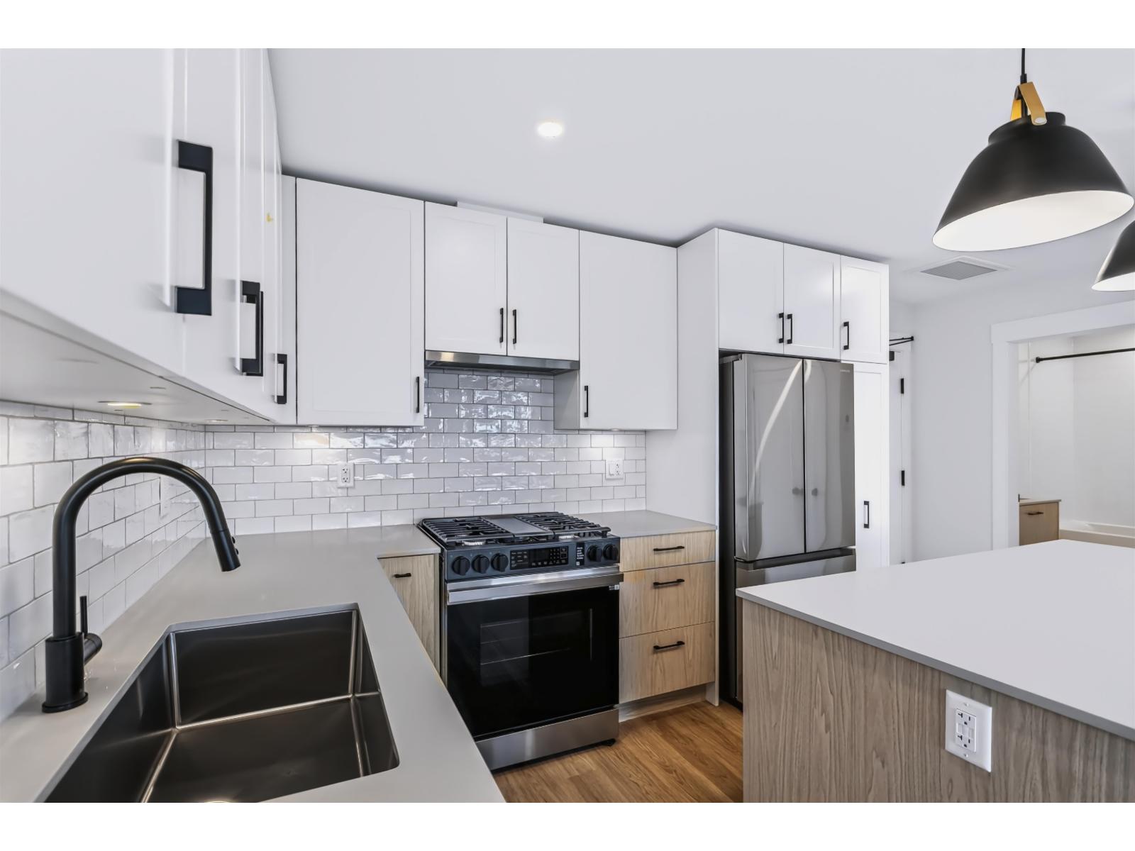 607 27215 Aldergrove Town Centre Drive Property Photo 5