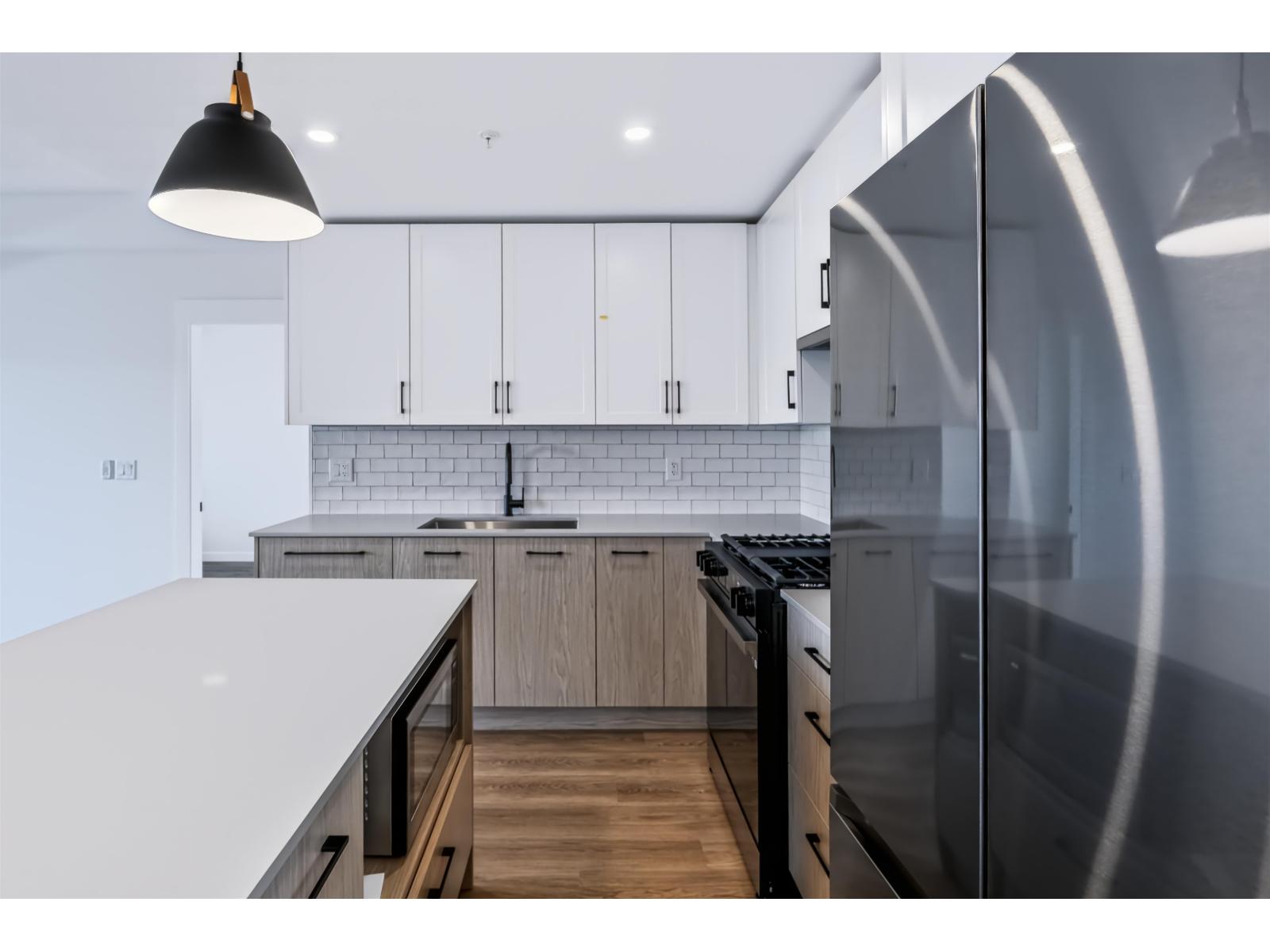607 27215 Aldergrove Town Centre Drive Property Photo 8