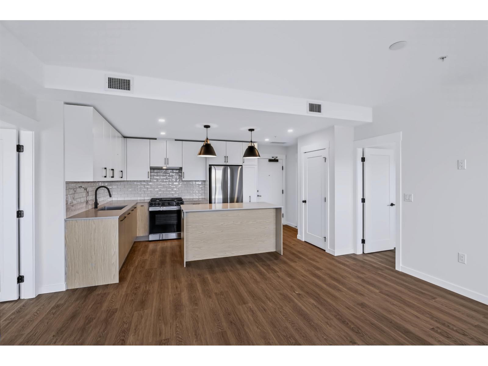 607 27215 Aldergrove Town Centre Drive Property Photo 12