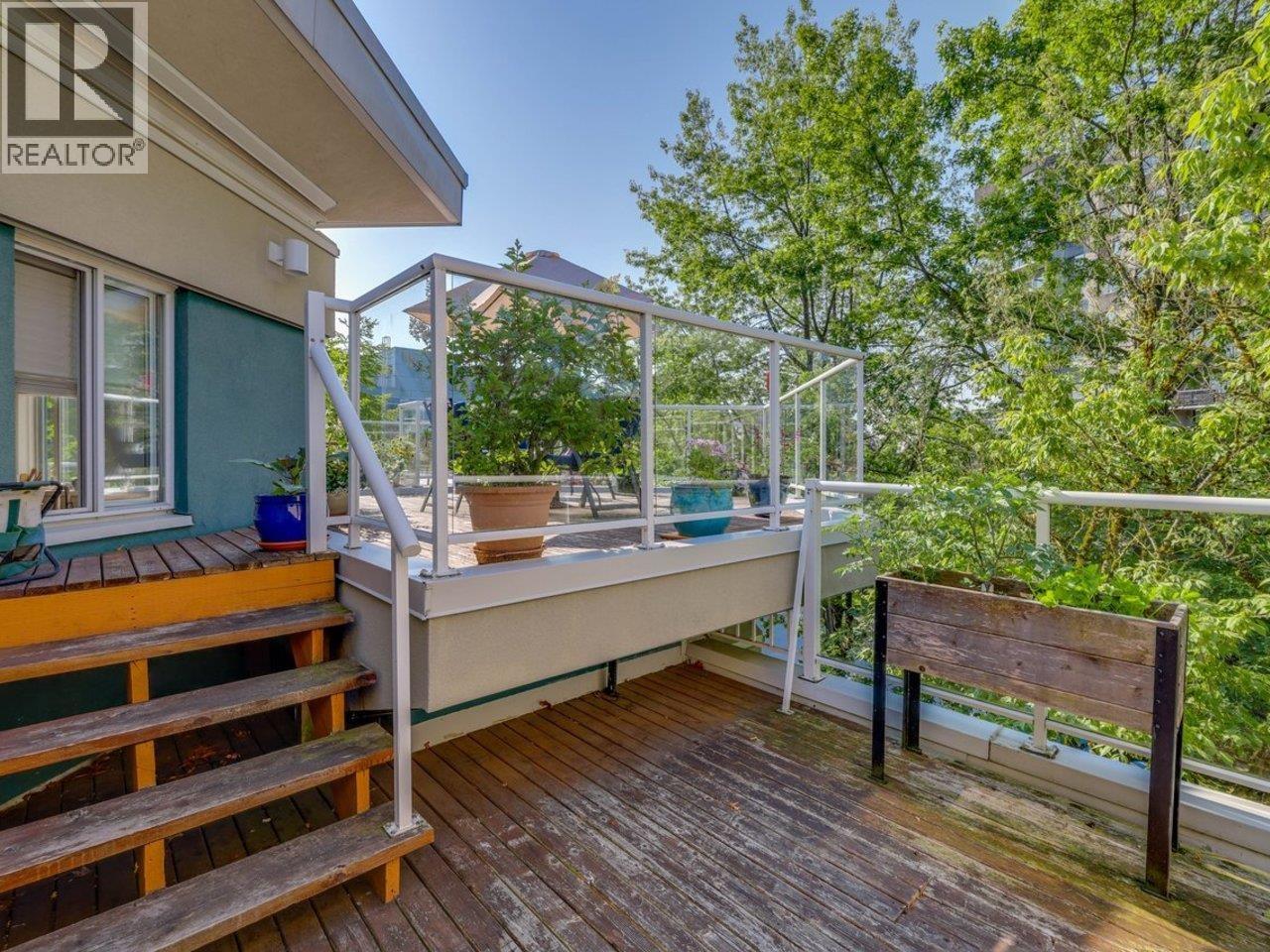 413 128 W 8th Street Property Photo 30