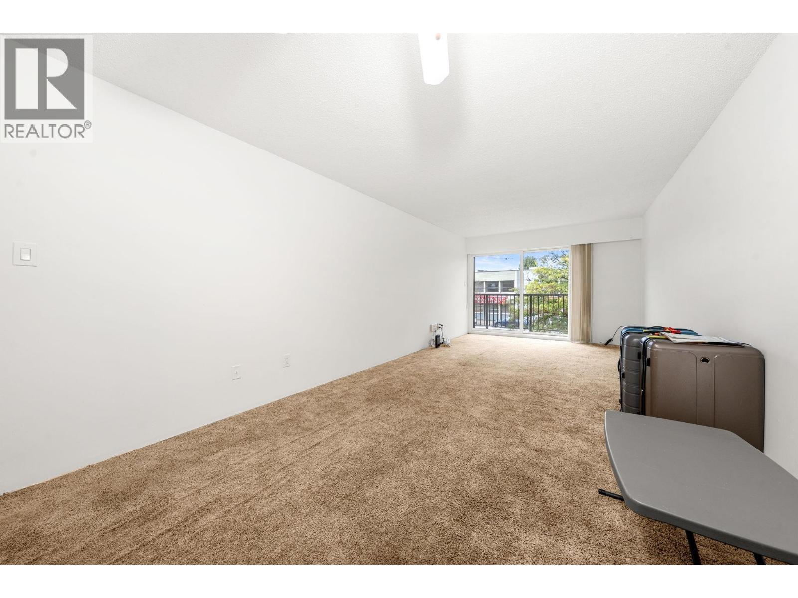 204 3136 Kingsway Property Photo 9